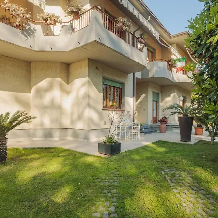 Lidia By Interhome * Marina di Massa