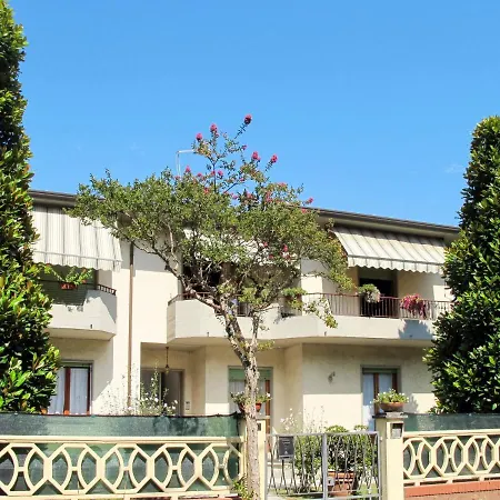 Lidia By Interhome Appartement Marina di Massa